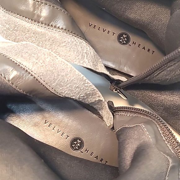 Velvet Heart Rosa Knee-High Boot Pointed Toe Stiletto Floral Accent Side Zipper - Picture 13 of 16